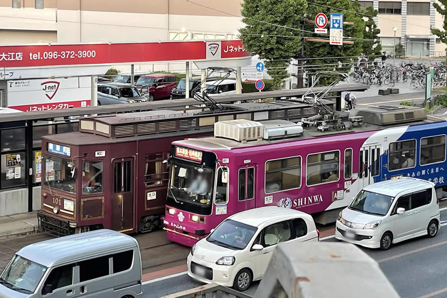 熊本市の電車通りの電停・九品寺交差点