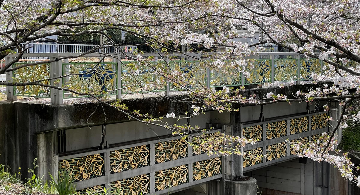 JR東海学園前駅近くの小洒落た欄干