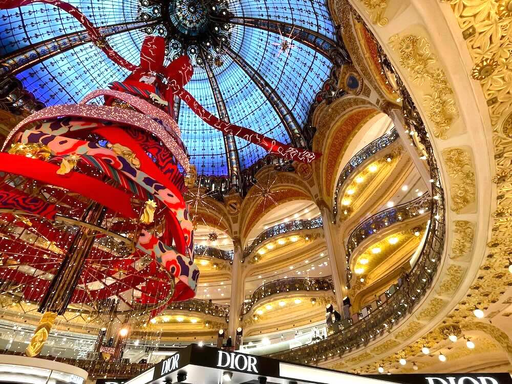 パリ・ギャラリー・ラファイエットのクリスマスツリー