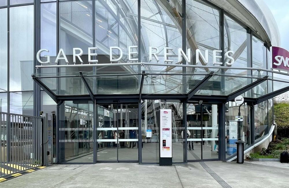 フランス国鉄SCNFレンヌ駅入口